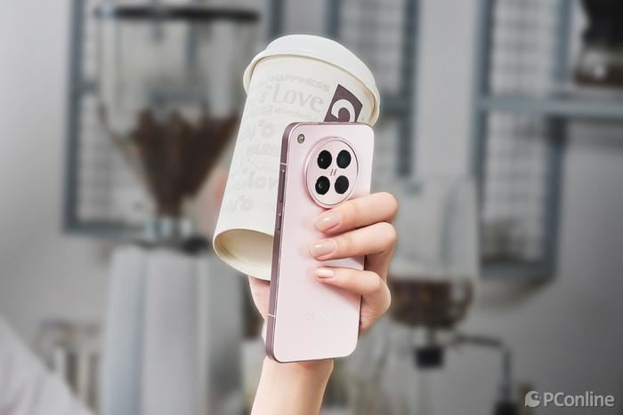 一款轻薄有料的小屏旗舰! OPPO Find X8s手机测评 一款轻薄有料的小屏旗舰! OPPO Find X8s手机测评