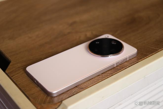 真正的安卓影像机皇! OPPO Find X8 Ultra手机性能评测 真正的安卓影像机皇! OPPO Find X8 Ultra手机性能评测