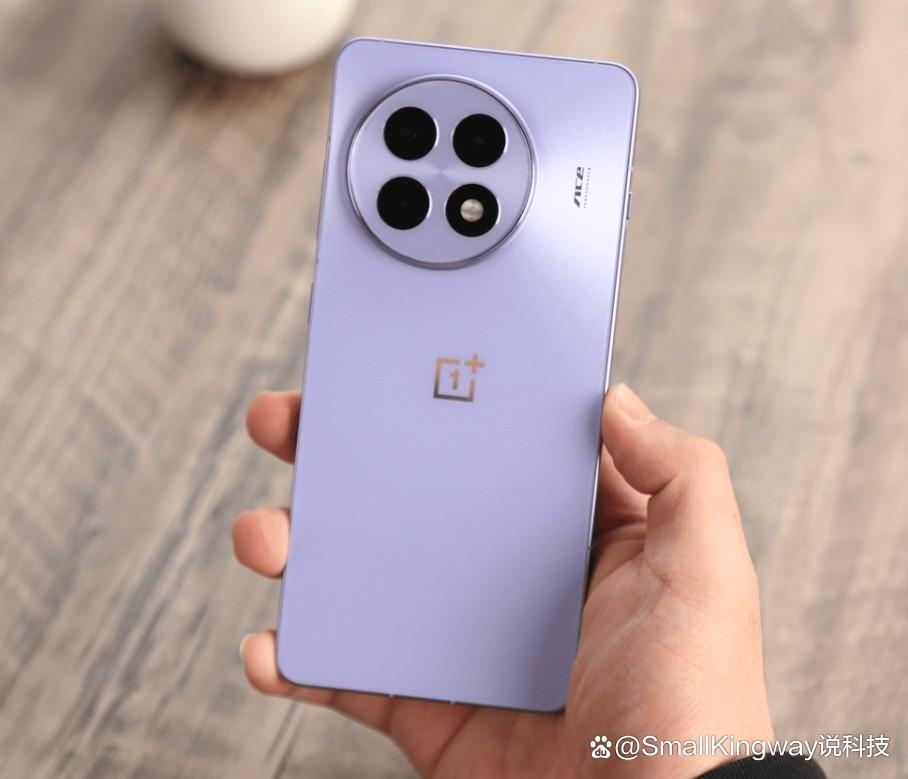 一加Ace 5至尊版值得买吗? 一加Ace 5至尊版和一加Ace 5 Pro区别对比