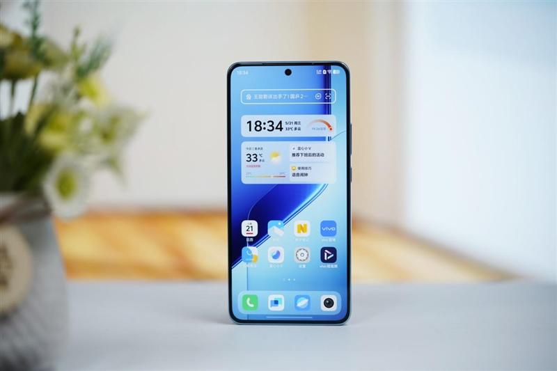 骁龙8至尊版双芯带来越级游戏体验! iQOO Neo10 Pro+手机全面评测 骁龙8至尊版双芯带来越级游戏体验! iQOO Neo10 Pro+手机全面评测