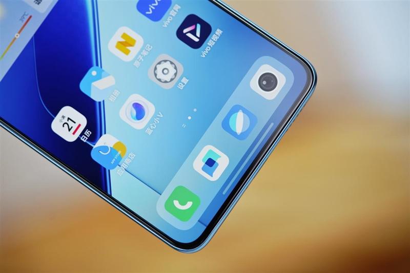 骁龙8至尊版双芯带来越级游戏体验! iQOO Neo10 Pro+手机全面评测 骁龙8至尊版双芯带来越级游戏体验! iQOO Neo10 Pro+手机全面评测