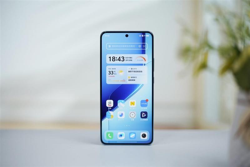 骁龙8至尊版双芯带来越级游戏体验! iQOO Neo10 Pro+手机全面评测 骁龙8至尊版双芯带来越级游戏体验! iQOO Neo10 Pro+手机全面评测