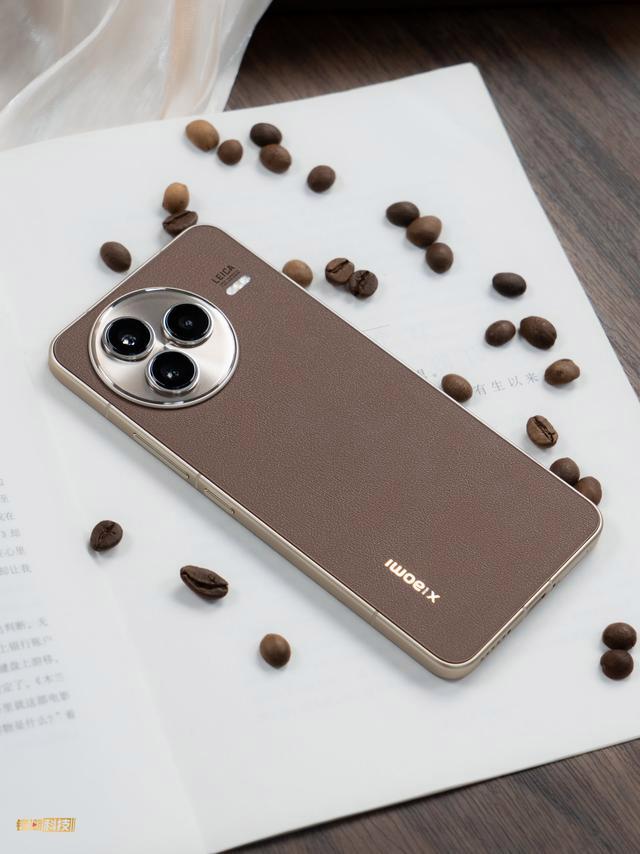 闻起来有阵阵咖啡味? 小米Civi 5 Pro冰美式上手体验