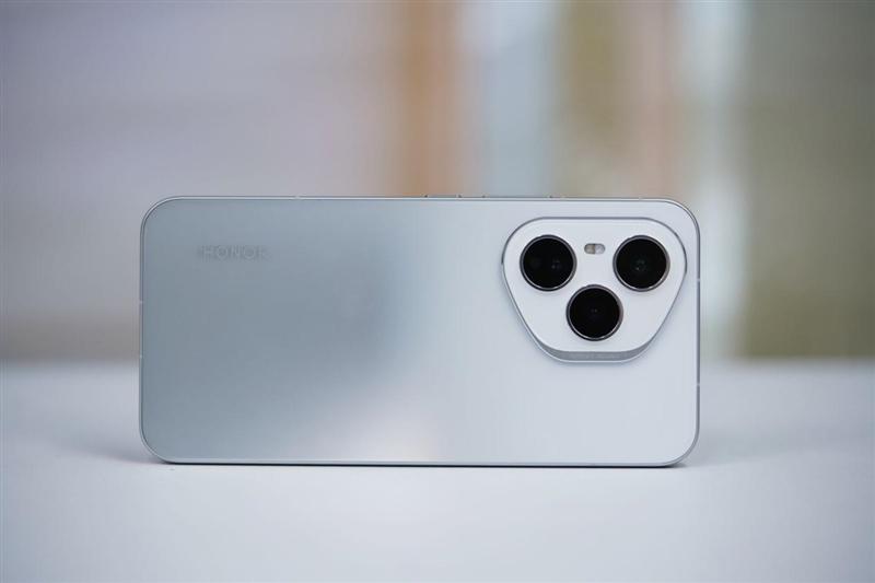 续航佳且手感好的另类AI影像旗舰! 荣耀400 Pro手机全面评测