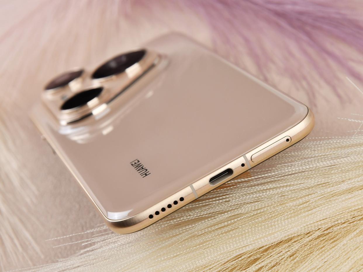 卫星通信+AI影像! 华为 Pura 80 Pro手机全面评测 卫星通信+AI影像! 华为 Pura 80 Pro手机全面评测