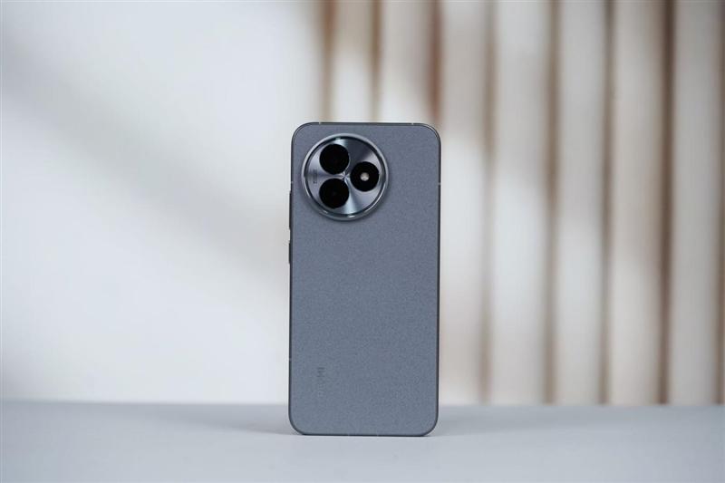 天玑9400+独显D2双芯! Redmi K80至尊版手机全面评测