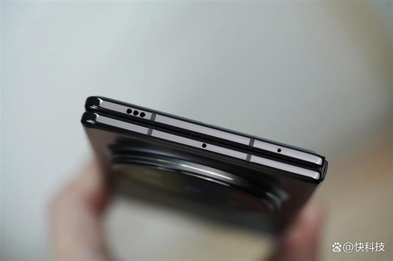 4.3mm厚度的折叠屏+潜望长焦镜头! vivo X Fold5手机全面评测 4.3mm厚度的折叠屏+潜望长焦镜头! vivo X Fold5手机全面评测